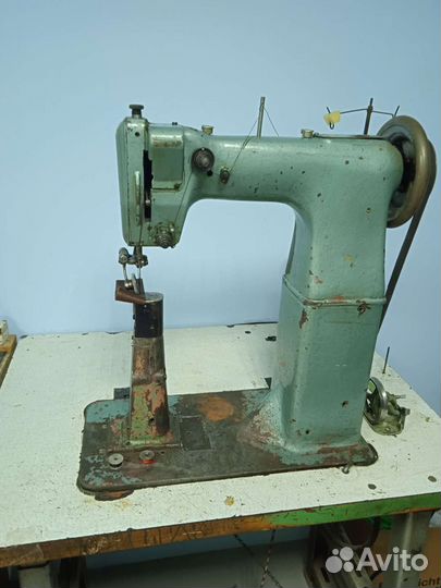Колонковая швейная машина бу