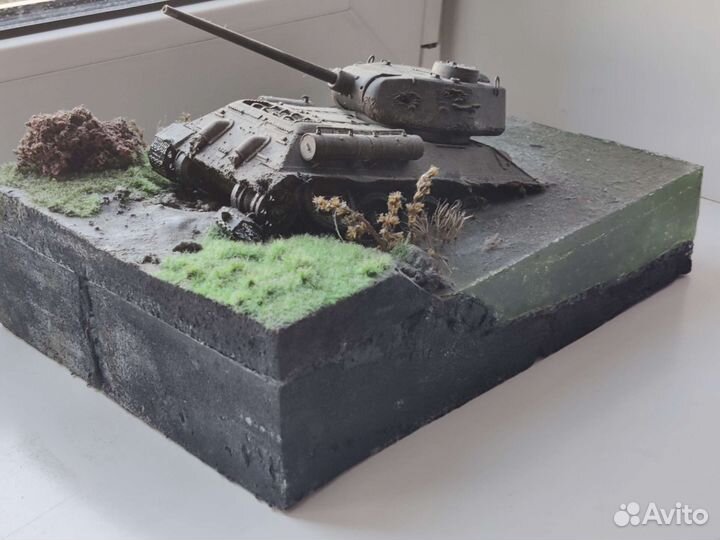 Диорама 1:35 танк Т- 34 в болоте