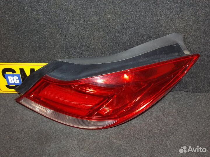 Фонарь правый Opel Insignia лифтбек A18XER 2011
