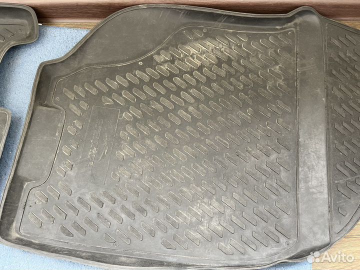 Коврики автомобильные в Nissan X-Trail