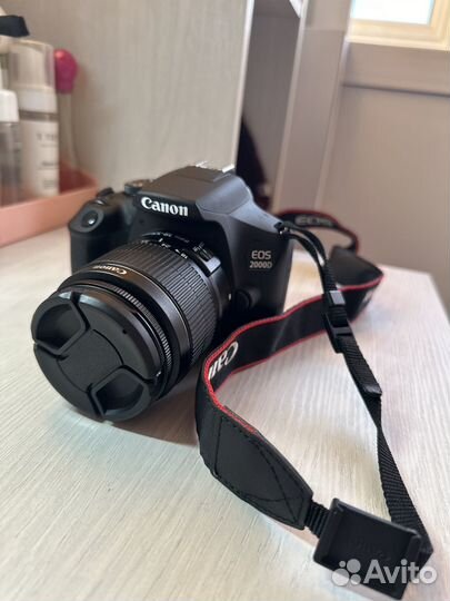 Фотоаппарат Canon 2000d