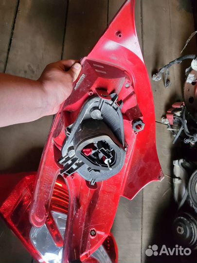 Стоп сигнал peugeot 208 2014год пара