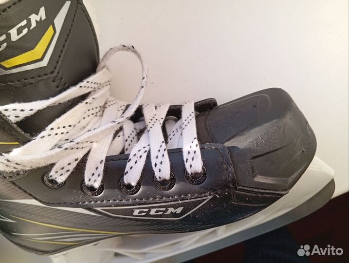 Хоккейные коньки ccm 33