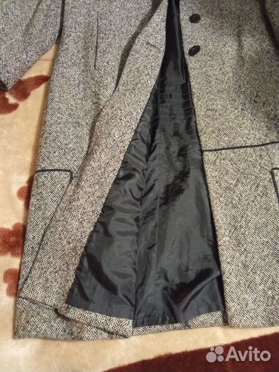 Серое пальто