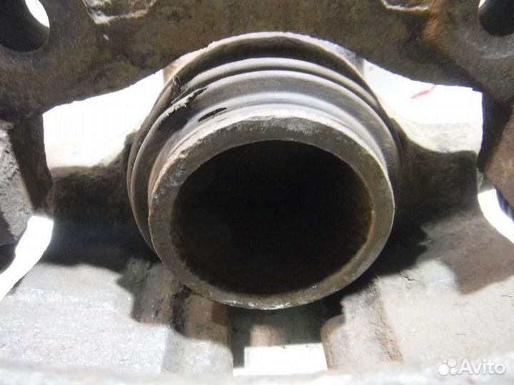 Суппорт передний правый VW Passat B4