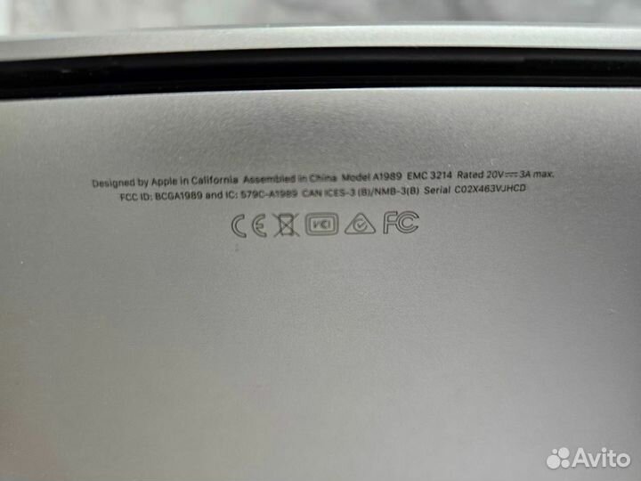 Macbook pro 13 2018 touch bar 8Gb