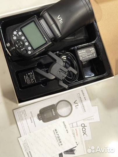 Вспышка Godox v1c для Canon