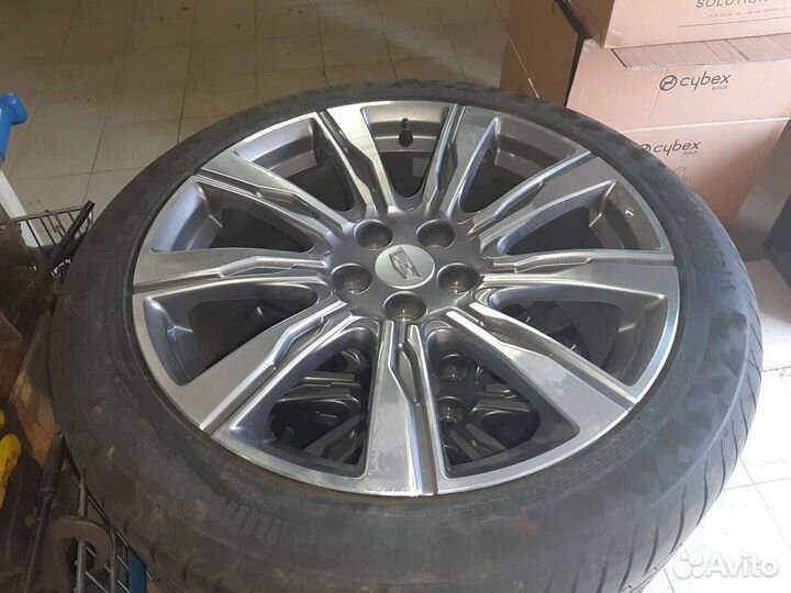 Колёса Cadillac XT4 Continental 245/45R20