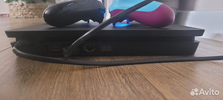 Sony playstation 4 slim 1tb 2 джойстика