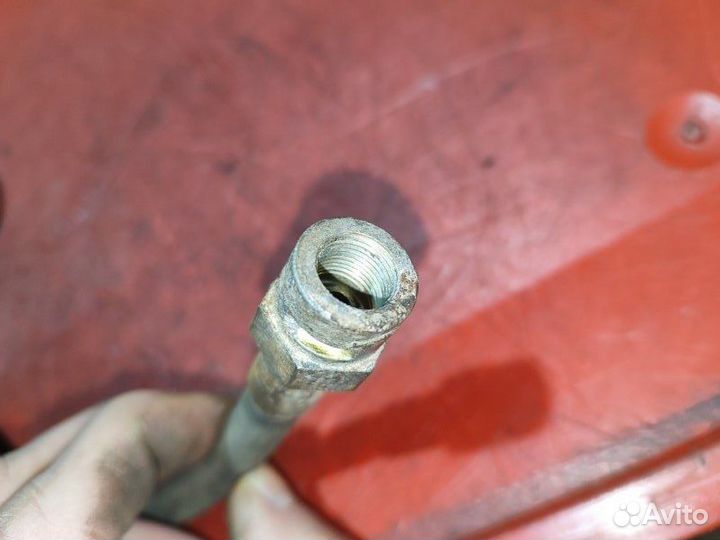 Шланг трубка сцепления Audi A6 C4 седан 2.0 1995