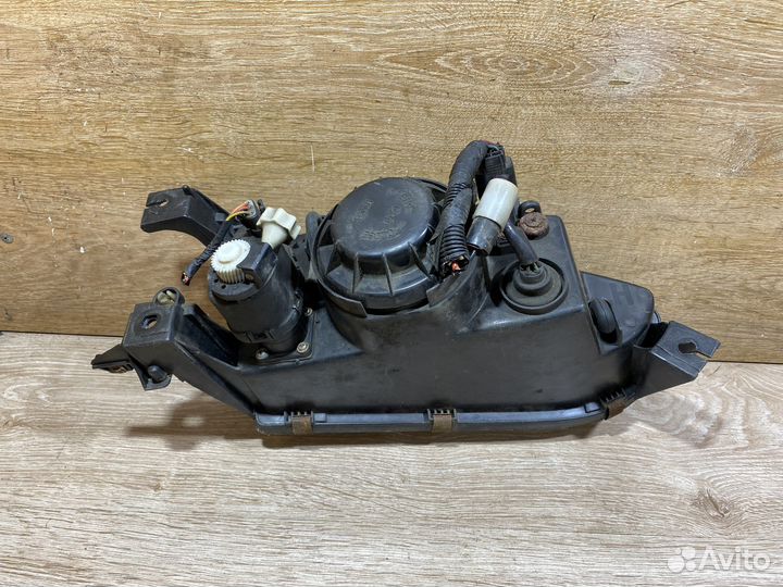 Фара передняя левая Hyundai Lantra 1 142380