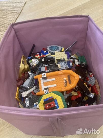 Коробка с lego