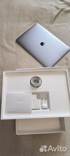 Macbook pro 15 2019 i7 16gb