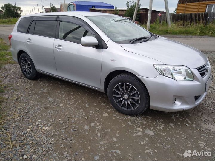 Toyota Corolla Fielder, 2009
