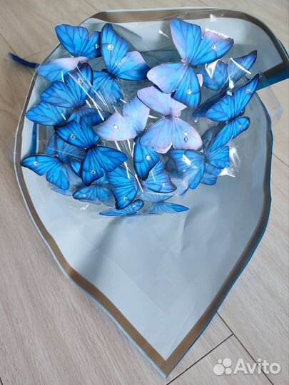 Букет из голубых бабочек б/у светящийся