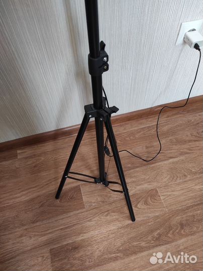 Кольцевая лампа 33см с напольным штативом