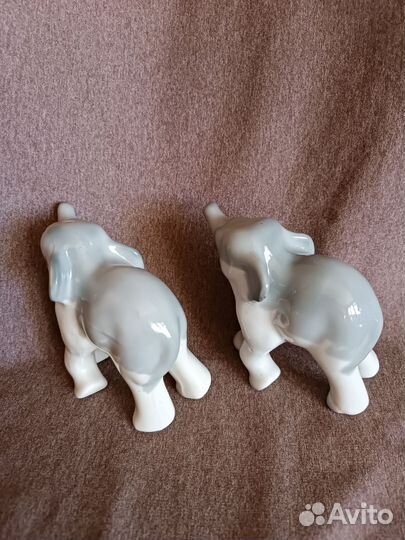 Фарфоровая статуэтка слоник