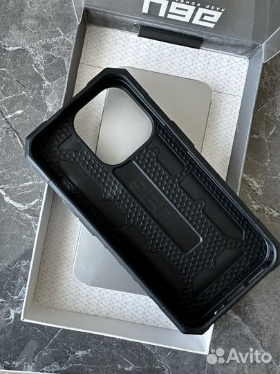 UAG Pathfinder iPhone 14 Pro