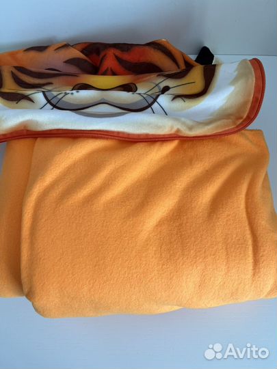 Плед детский новый с мягким подголовником