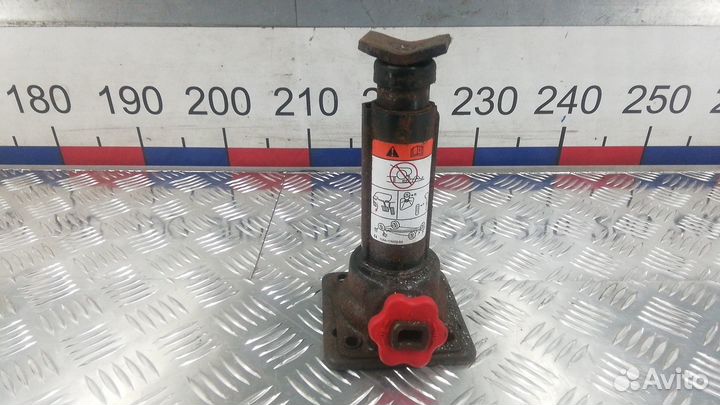 Домкрат на Ford F-150