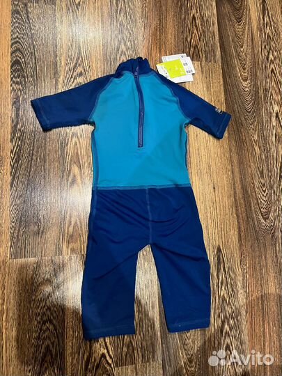 Плавательный костюм