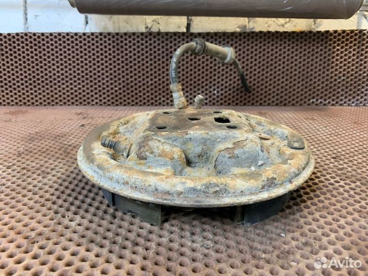 Щит тормозной задний левый Ford Focus 1 легковой