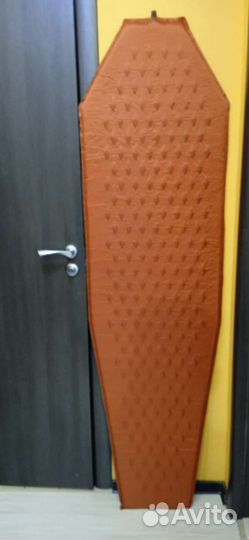 Самонадувающийся коврик tramp