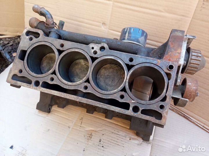 Блок двс гильзы поршни шатуны E7J Renault