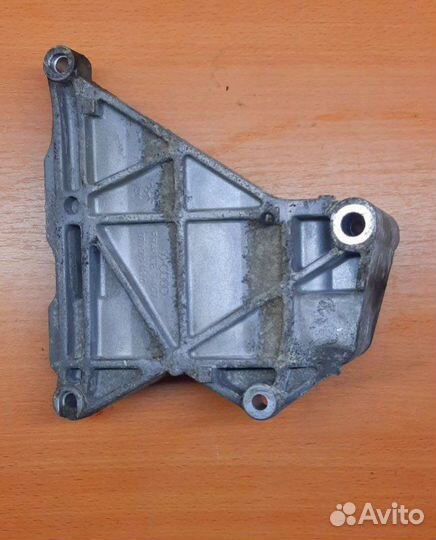 Кронштейн генератора Vw Transporter T5 BPC 2007