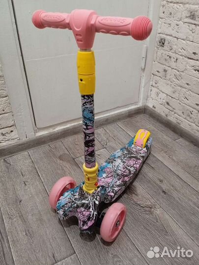 Самокат складной цветы. Новые
