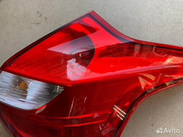 Фонарь задний правый Ford Focus 3 хетчбэк 1.6 pnda