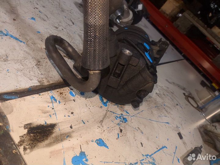 Компрессор кондиционера Volvo V70, 2008