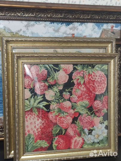 Картина. Вышивка крестом. Клубника