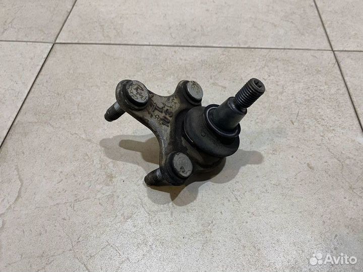 Опора шаровая левая VAG