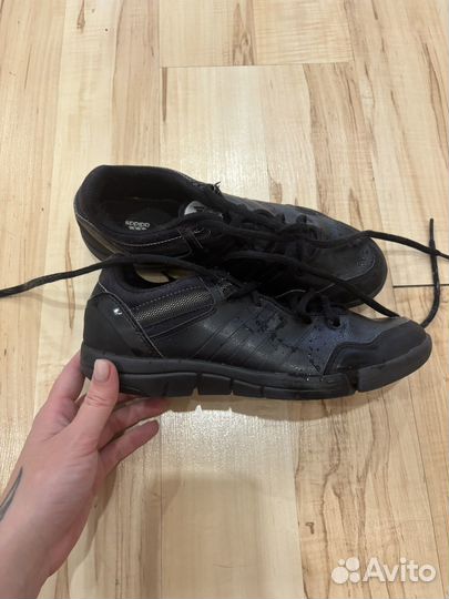 Кроссовки adidas 35 размер