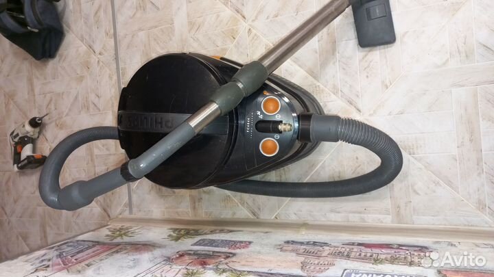 Моющий пылесос Fhilips
