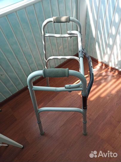 Ходунки для взрослых шагающие