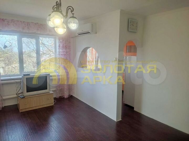 2-к. квартира, 40 м², 2/2 эт.