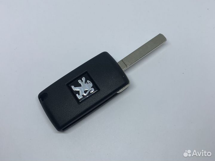 Ключ Peugeot partner/ Пежо партнёр три кнопки