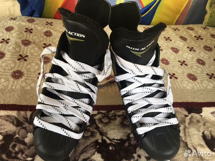 Коньки хоккейные