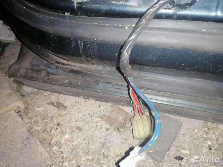 Дверь задняя правая mazda 929 HC