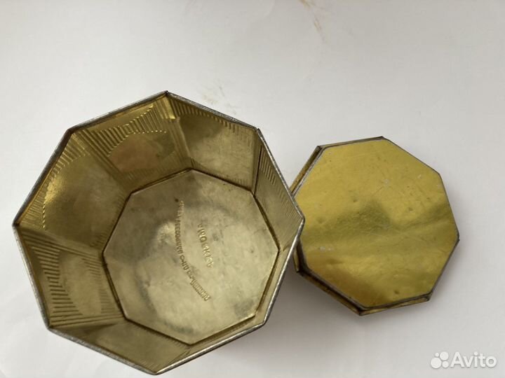 Жестяная банка из под чая