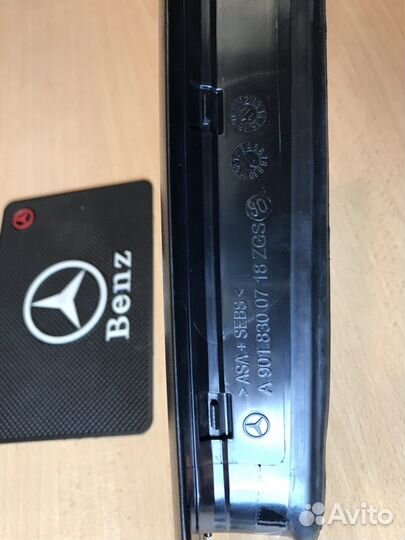 Решётка воздухозаборник капота А9018300718