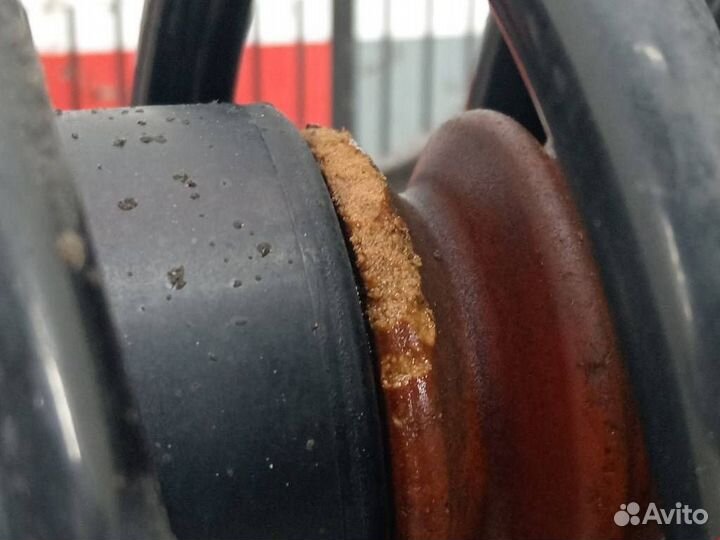 Стойка амортизатора Volkswagen Passat B5 2001