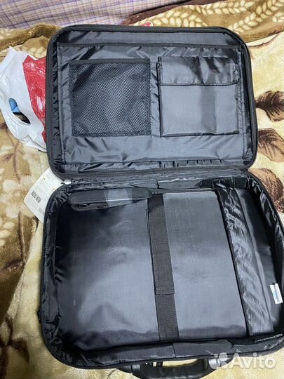 Портфель для ноутбука