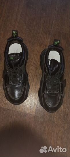 Кроссовки для девочки