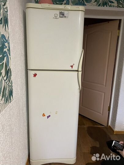 Холодильник Indezit