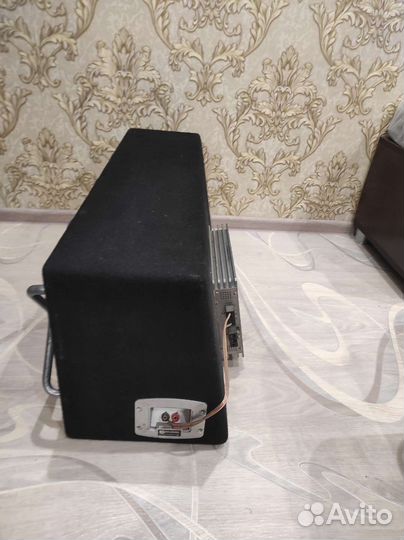 Сабвуфер JBL