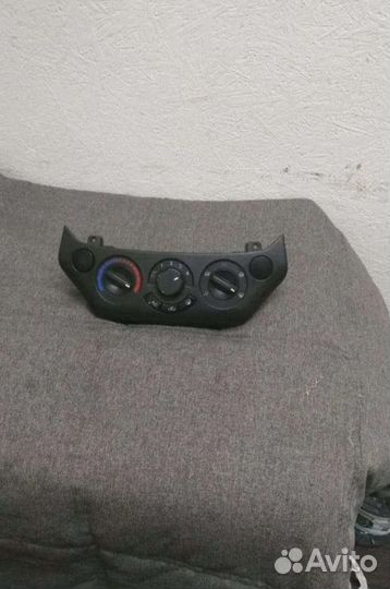 Блок управления печкой Chevrolet Aveo T250