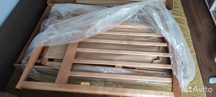 Детская кроватка с матрасом